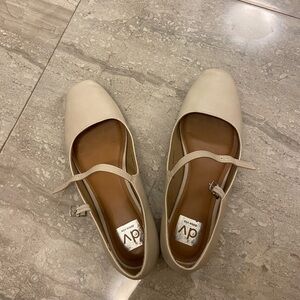 Dolce Vita Women's Beige Mary Jane Flats